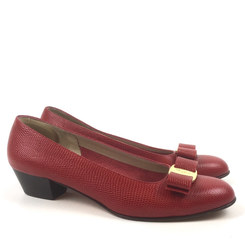 Salvatore ferragamo vara bow heel low pump leather